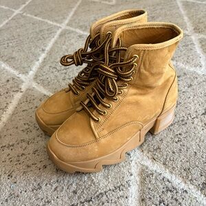 iRi AROM Orange Lace-Up Suede Boots Size 34